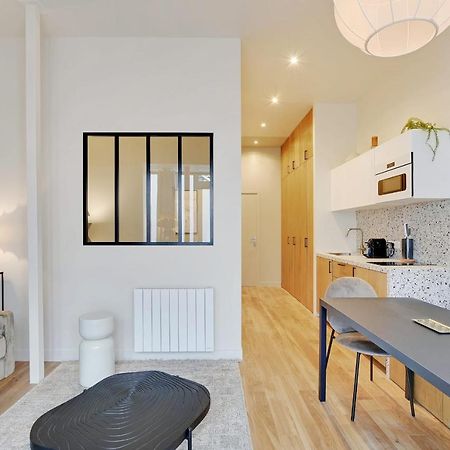 Charming 1-Bedr Parisian Apartment In Vibrant Rue D'Hauteville מראה חיצוני תמונה