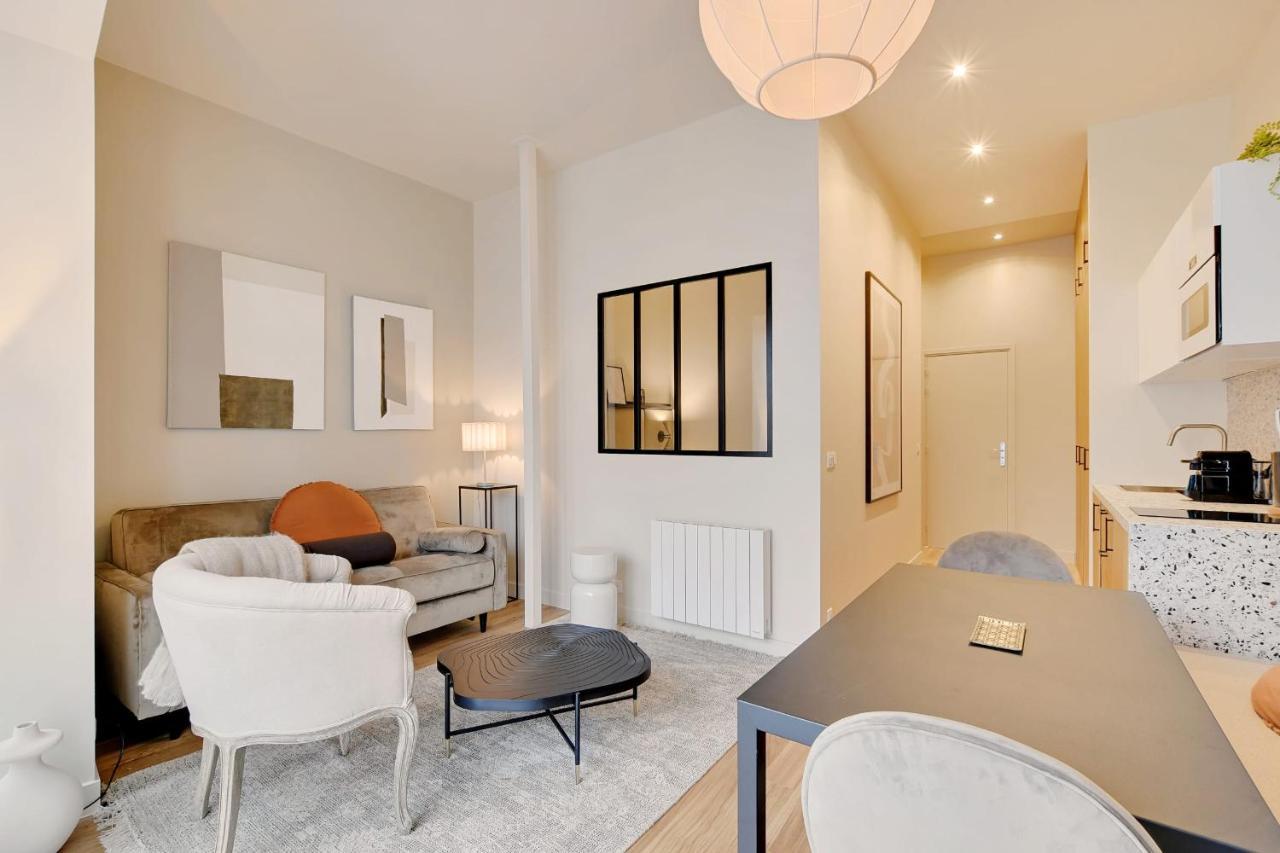 Charming 1-Bedr Parisian Apartment In Vibrant Rue D'Hauteville מראה חיצוני תמונה