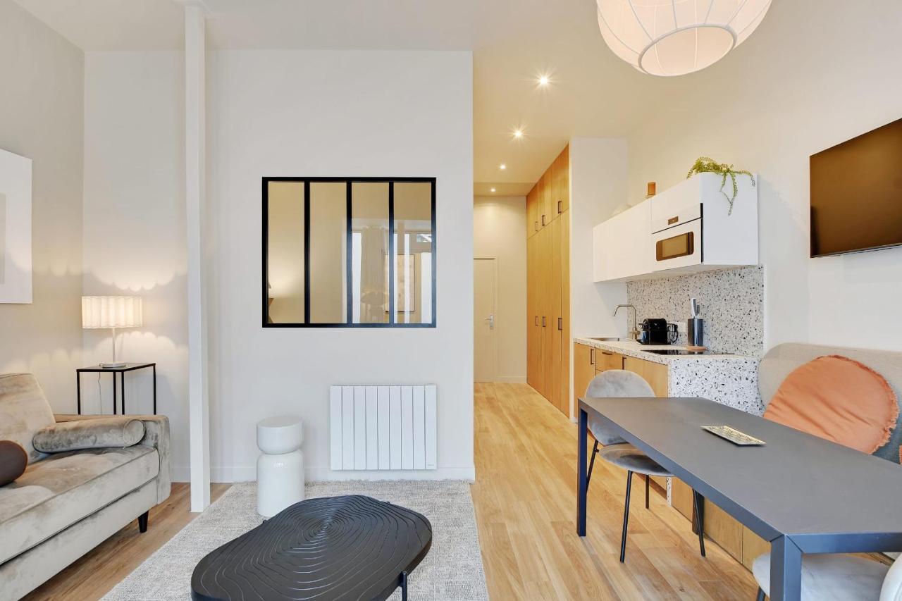 Charming 1-Bedr Parisian Apartment In Vibrant Rue D'Hauteville מראה חיצוני תמונה